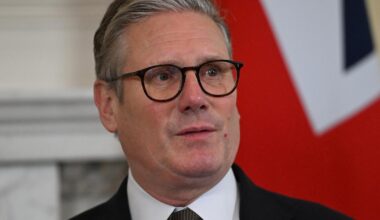 Keir Starmer sabre dans l’administration britannique, qui pourrait perdre plus de 100.000 emplois
