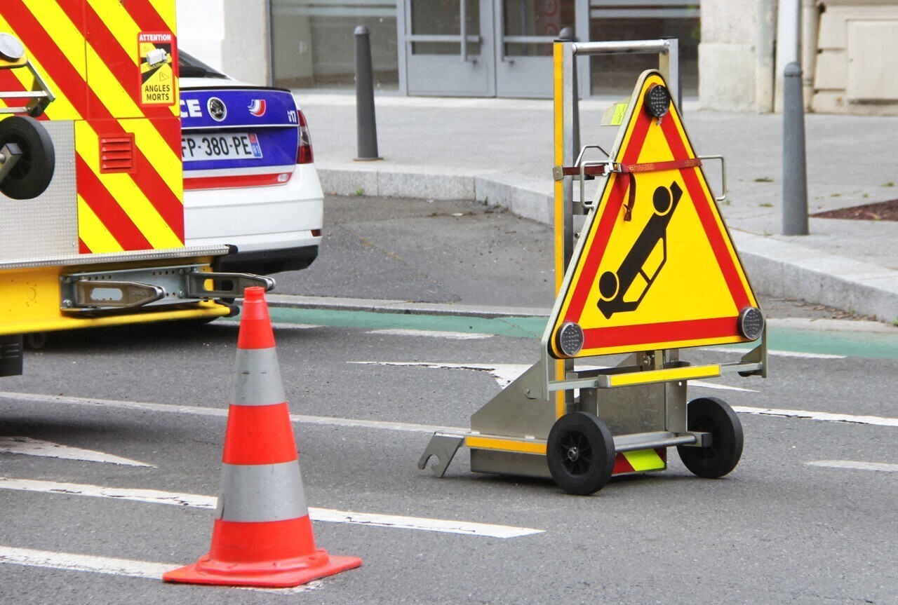 une femme meurt dans un violent accident de la route