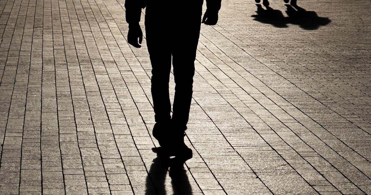 2 hommes blessés au couteau en défendant une femme agressée en pleine nuit