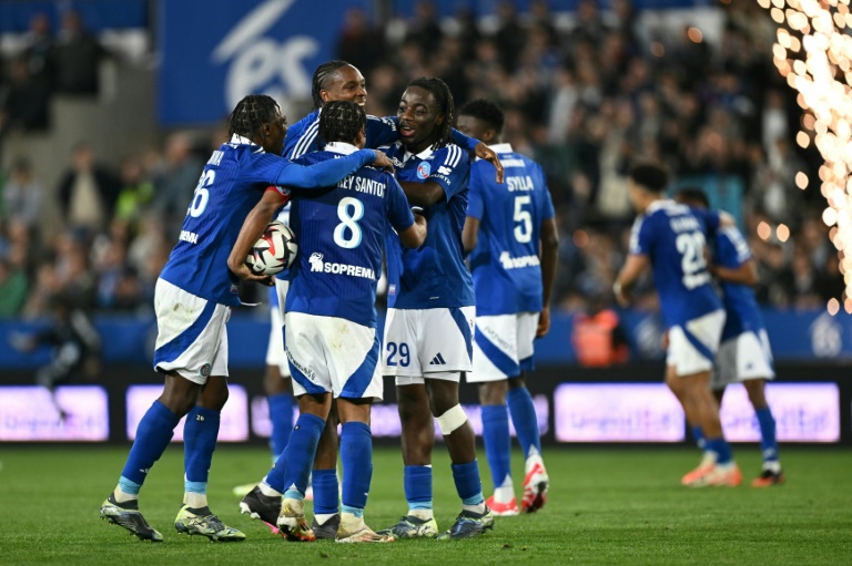 La joie des joueurs de Strasbourg lors du match de Ligue 1 face à l