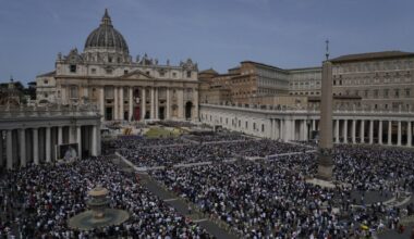 Vatican, Paris, Londres : les chrétiens ont célébré le dimanche de Pâques dans toute l'Europe