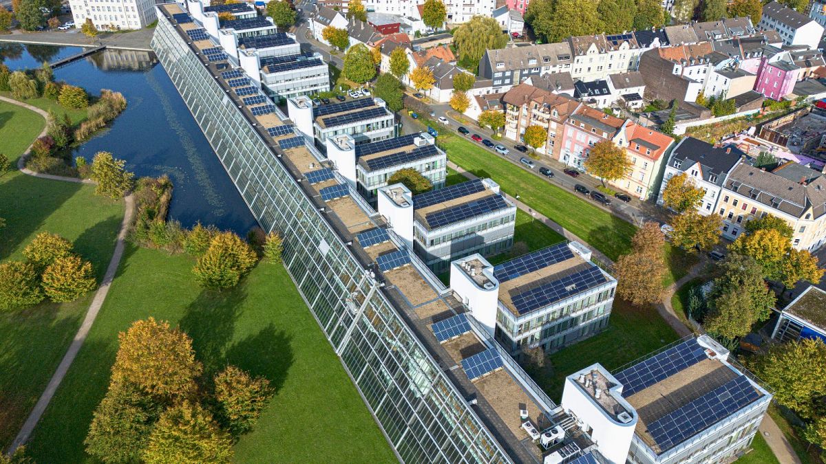Le monde dépasse les 40 % d'électricité propre, l'Europe devenant une "superpuissance solaire"