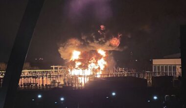 Royaume-Uni : la décision de fermer l'aéroport d'Heathrow suscite des controverses