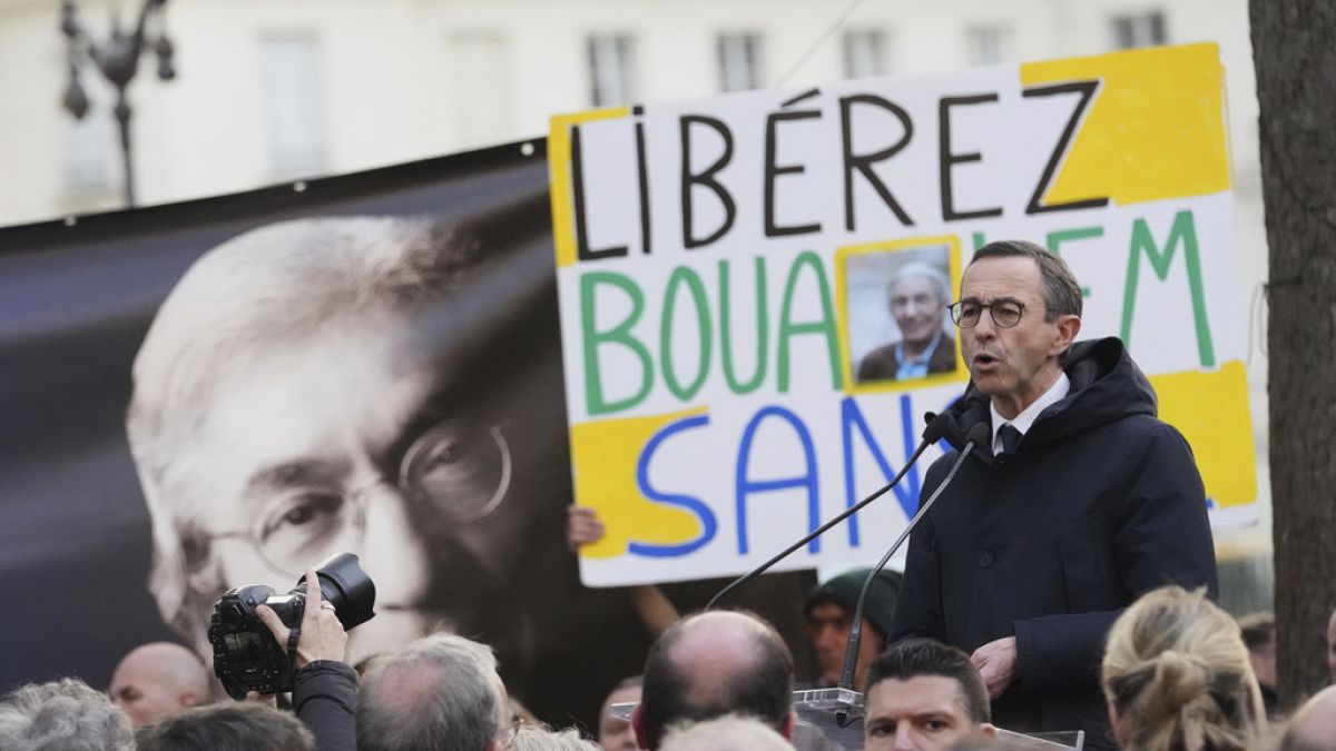La crise France-Algérie : Paris rappelle son ambassadeur et expulse 12 agents consulaires algériens