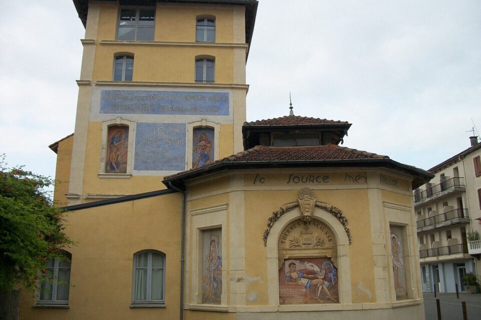 Les fresques de Nicolas Greschny réalisées sur la buvette des thermes d'Encausse-les-Thermes