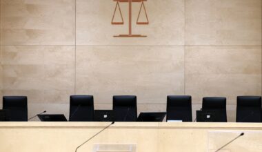 une greffière placée en détention pour complicité avec un trafiquant