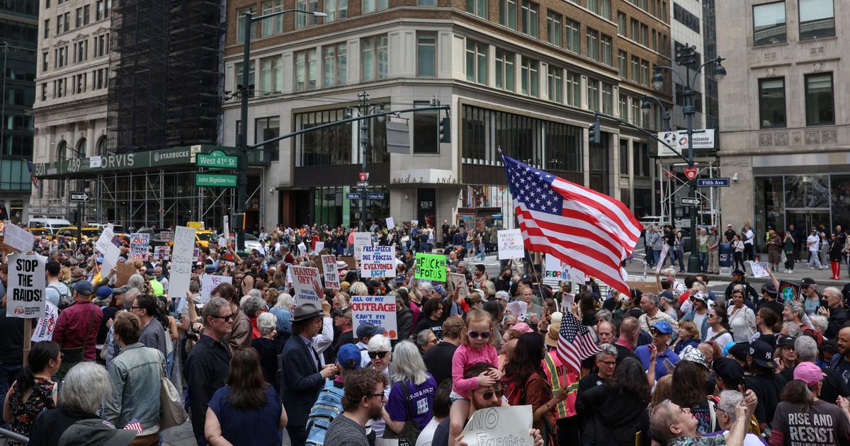 des milliers d'Américains dans la rue contre Trump