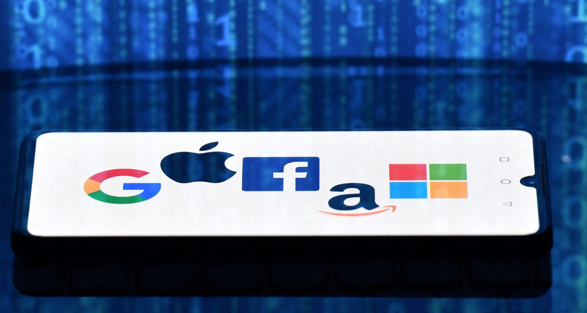 Boycott des Gafam : "L'Europe toute entière est devenue une colonie digitale américaine", juge Isabelle Saporta