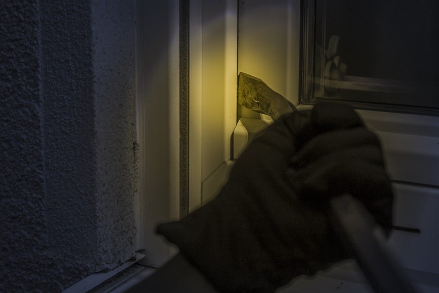 🇨🇭 Suisse. Un adolescent maghrébin meurt coincé dans la porte d’une sandwicherie qu’il voulait cambrioler en pleine nuit