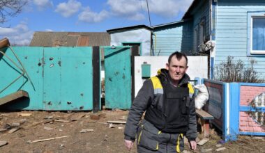 En Ukraine, des lettres distribuées sous les bombes: en tournée avec Ukrposhta, plus fiable que la poste suisse