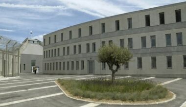 Valence, Toulon, Nanterre... Plusieurs prisons ciblées par des incendies et des tirs dans la nuit