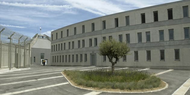 Valence, Toulon, Nanterre... Plusieurs prisons ciblées par des incendies et des tirs dans la nuit