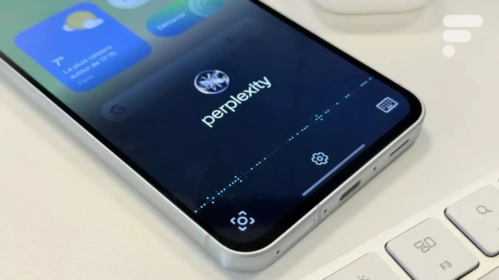 Adieu Gemini ? Cet assistant IA arriverait sur les smartphones Samsung et Motorola