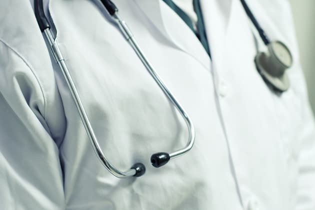 un médecin accusé du meurtre d'au moins 15 patients