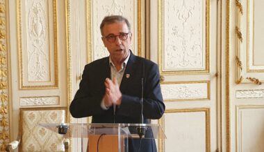 Que va faire le maire de Bordeaux, Pierre Hurmic, en voyage à Los Angeles ?
