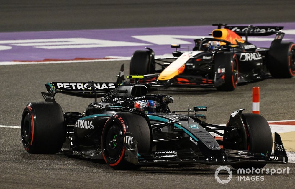 Kimi Antonelli devant Max Verstappen à Bahreïn.