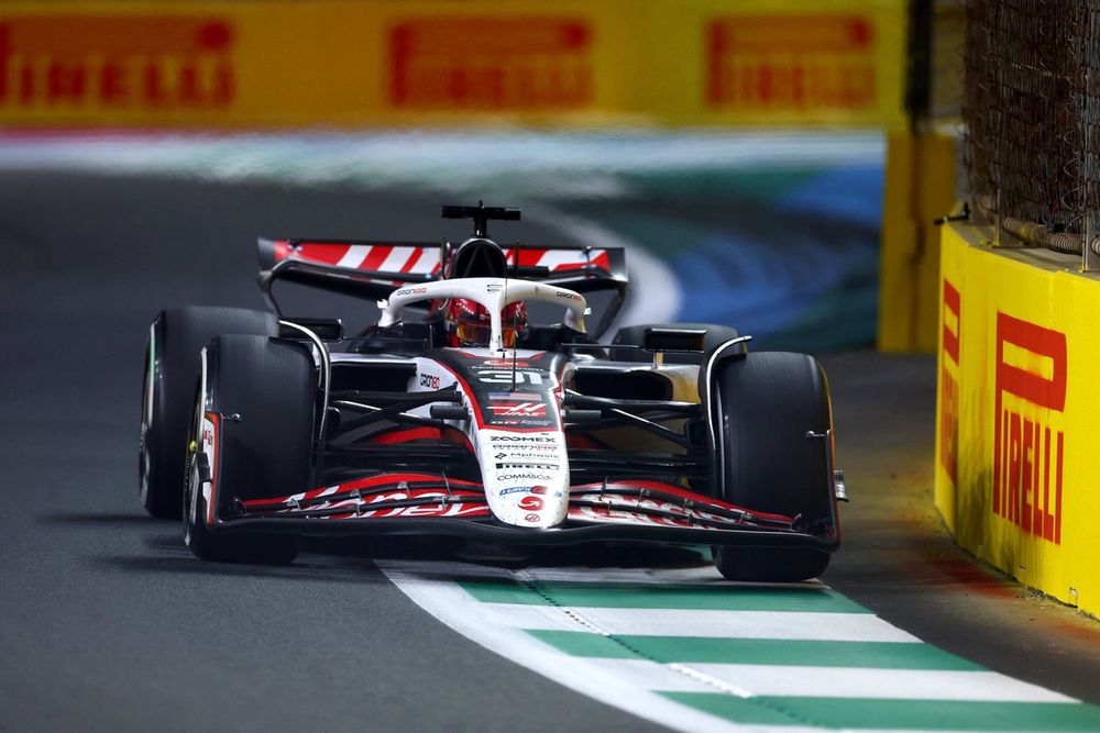 Esteban Ocon est en quête de constance au volant de la VF-25.