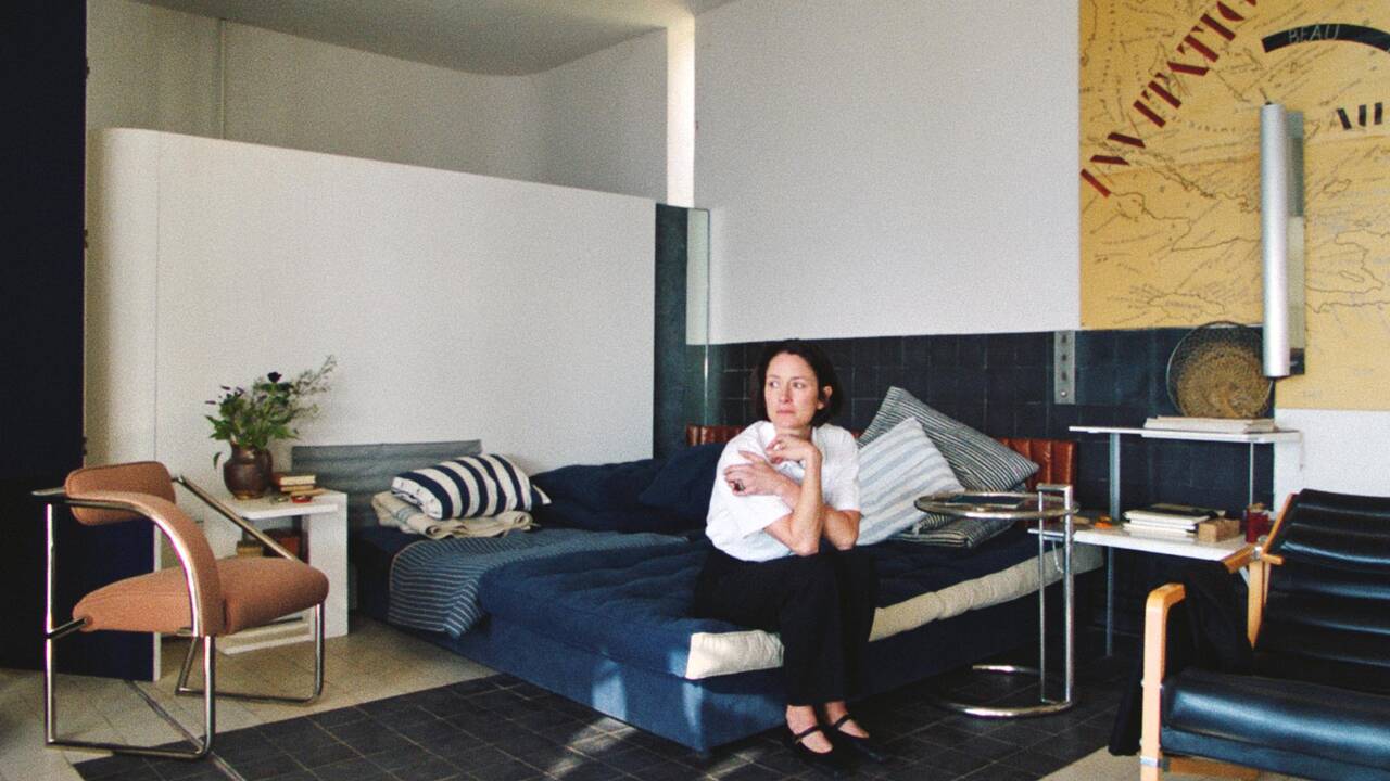 «E.1027 – Eileen Gray et la maison en bord de mer», quand Le Corbusier taguait la villa d’une amie architecte