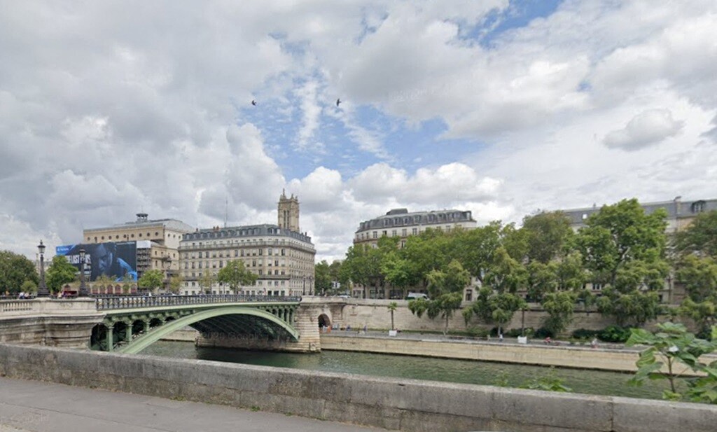 le tag d'une croix gammée découvert à proximité du pont Notre-Dame, une enquête ouverte