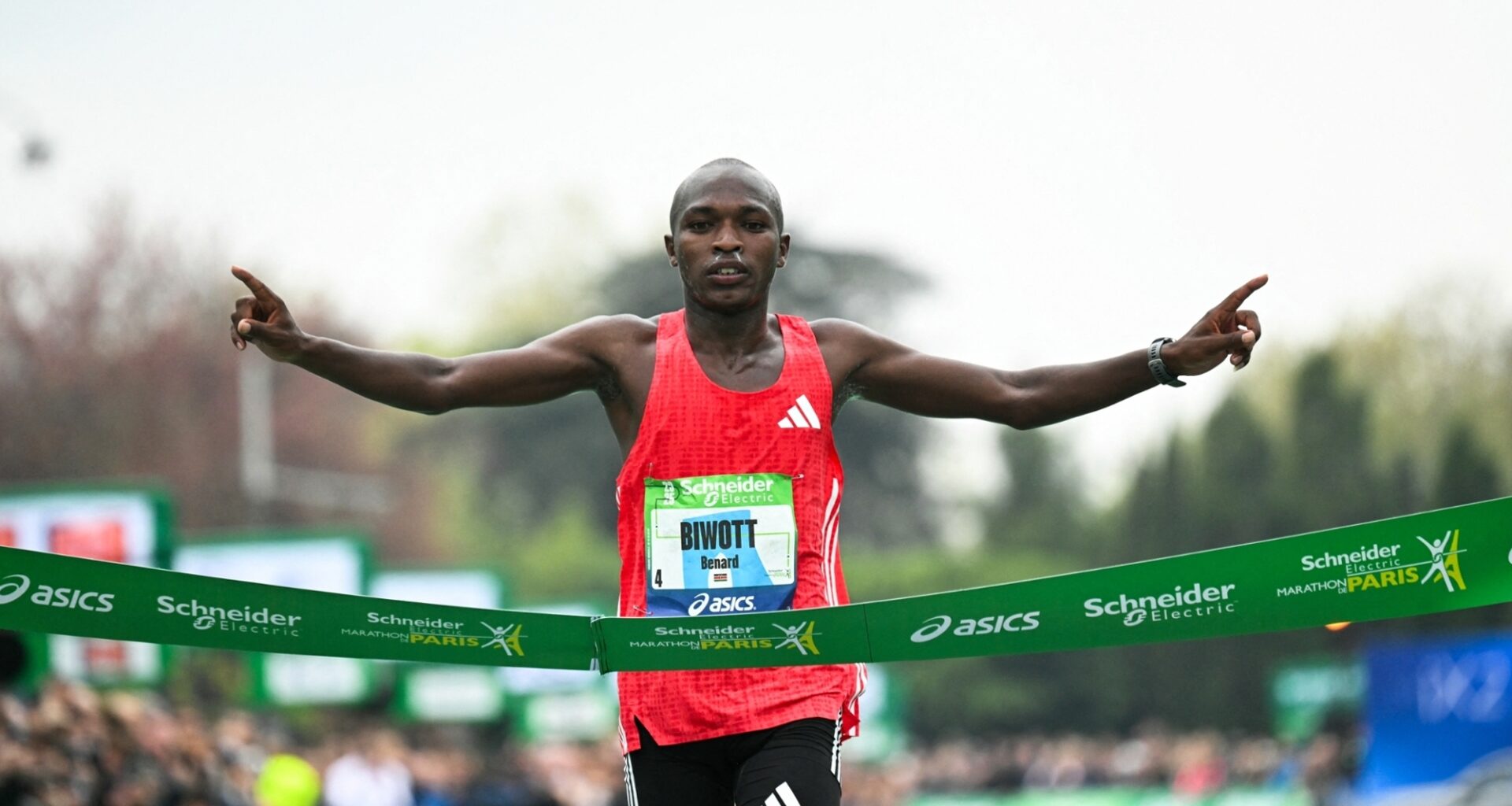 le Kényan Biwott et l'Éthiopienne Hirpa remportent la course
