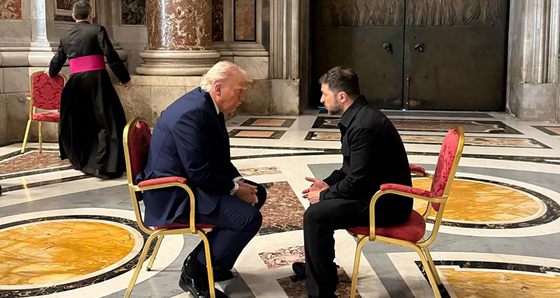 Zelensky salue une réunion "symbolique" et potentiellement "historique" avec Donald Trump