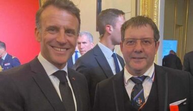 Artisan du chantier de Notre-Dame de Paris, le charpentier manchois Patrick Jouenne décoré par Emmanuel Macron
