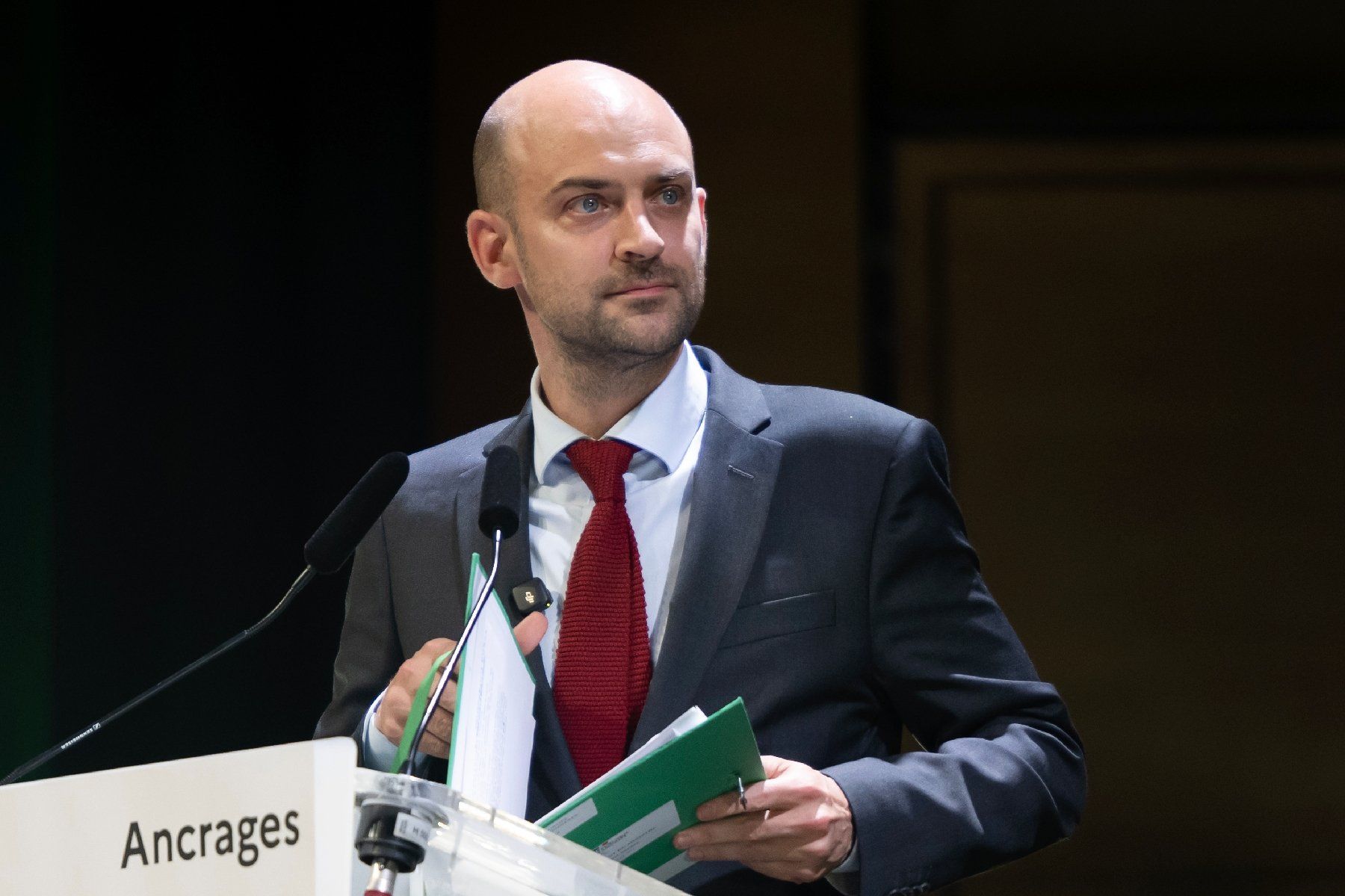 Le ministre français des Affaires étrangères Jean-Noël Barrot prononce un discours au Palais du Pharo à Marseille, dans le sud de la France, le 16 avril 2025