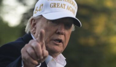 En berne dans les sondages, Trump accuse les médias de « fraude électorale »