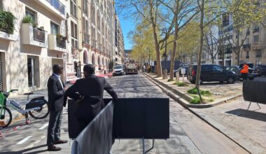 Route barrée, tapis rouge... Remue-ménage dans cette avenue chic de Paris pour l'ouverture d'un hôtel de luxe