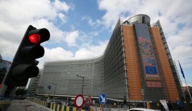 (Multimédia) Les pays membres de l'UE approuvent les premières mesures de rétorsion contre les droits de douane américains - Xinhua