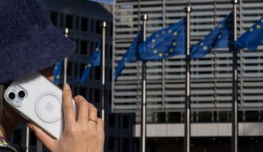 (Multimédia) L'UE inflige 700 millions d'euros d'amende contre les géants américains de la tech Apple et Meta - Xinhua