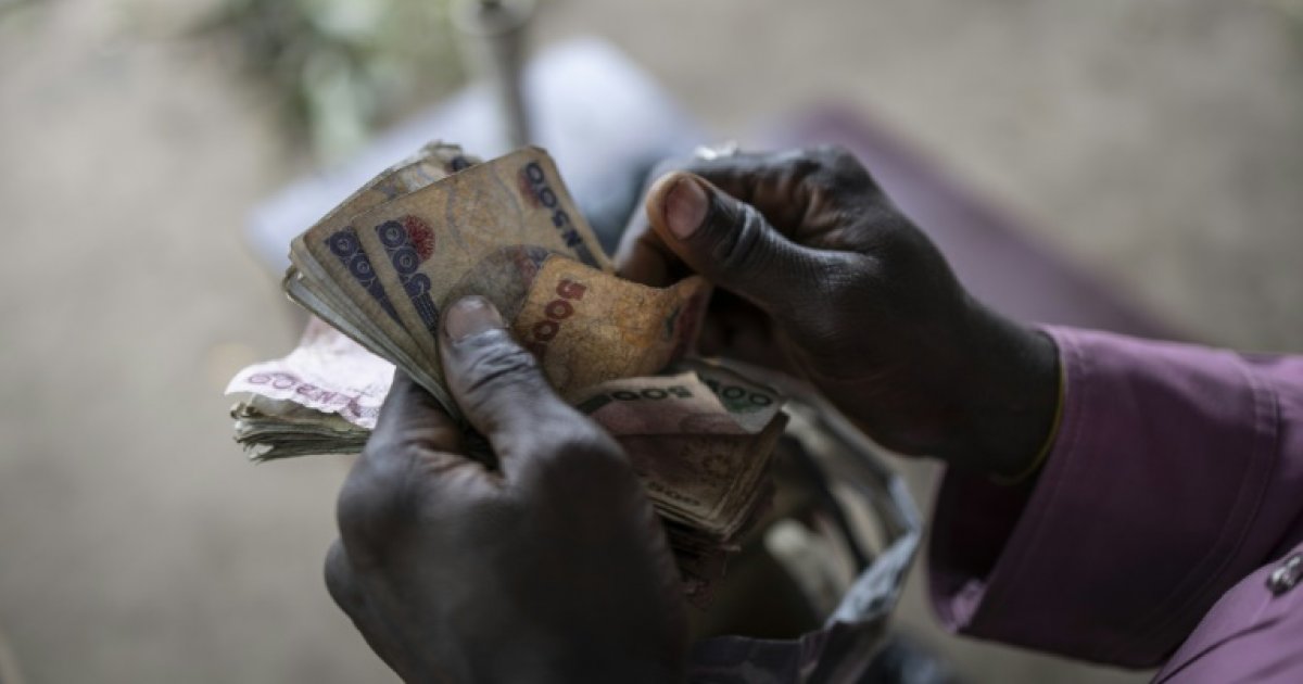 Nigeria: une célébrité incarcérée pour avoir lancé des billets de banque pendant son mariage : Actualités