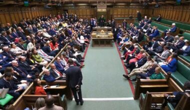 Le Parlement britannique adopte en urgence une loi pour prendre le contrôle de British Steel : Actualités