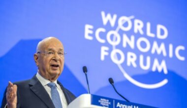 Le Forum économique mondial enquête sur son fondateur accusé de malversations : Actualités