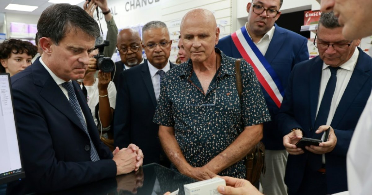 Manuel Valls lance la campagne de vaccination contre le chikungunya à La Réunion : Actualités