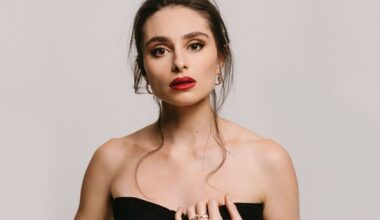 Esther Abrami en rencontre musicale et dédicace à la Fnac Lyon Bellecour