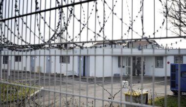 À Lyon, plusieurs émeutes éclatent au CRA à cause de la nourriture servie