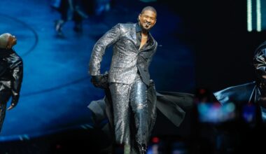 "Les riches qui rabaissent les pauvres", "Pas besoin d'être désagréable", "Pour qui il se prend ?" : le chanteur, désagréable avec un portier à Paris, se fait remettre à sa place par les internautes
