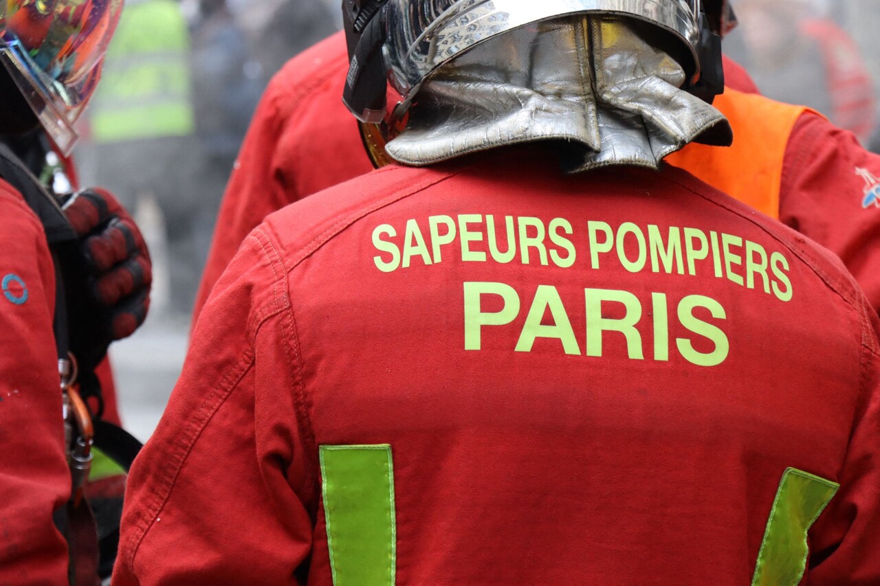 une femme meurt après avoir été percutée par un poids lourd, une enquête ouverte