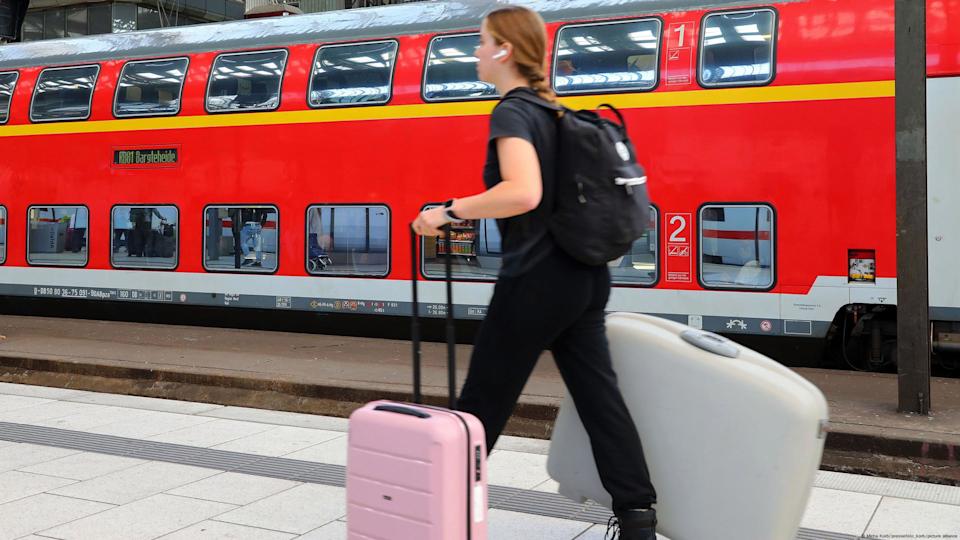 Le "Deutschlandticket" peut être utilisé dans les bus et les trains régionaux, mais pas dans les trains à grande vitesse ICE<span class="copyright">Micha Korb/pressefoto_korb/picture alliance</span>