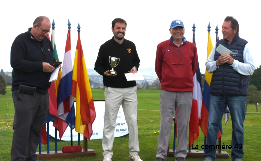 Un Espagnol remporte l'Open international de France de pitch & putt au Puy-en-Velay