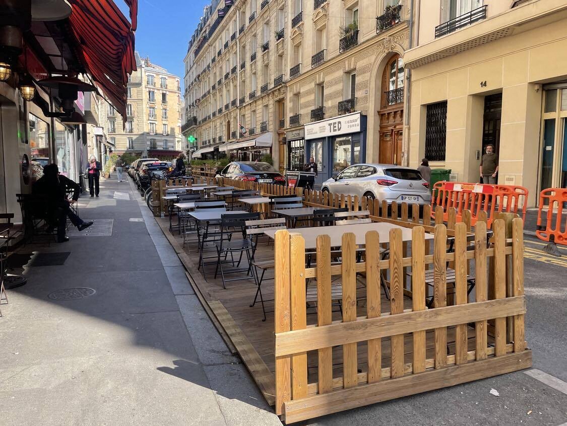 sa terrasse estivale engendre trop de nuisances sonores pour les riverains, Anne Hidalgo sévit
