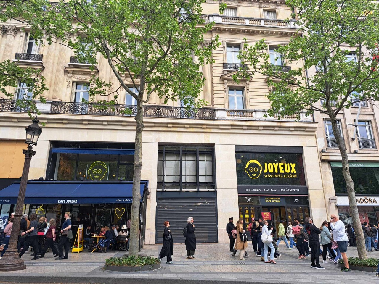 LVHM pousse hors des Champs-Élysées Café Joyeux, installé depuis cinq ans à peine