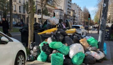 les poubelles s'entassent, le mouvement s'enlise