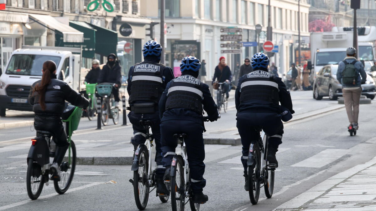 Effectifs en hausse, verbalisations en baisse… À Paris, la difficile montée en puissance de la police municipale