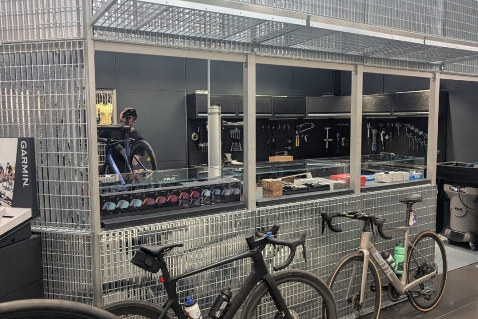 Atelier de réparation dans la boutique