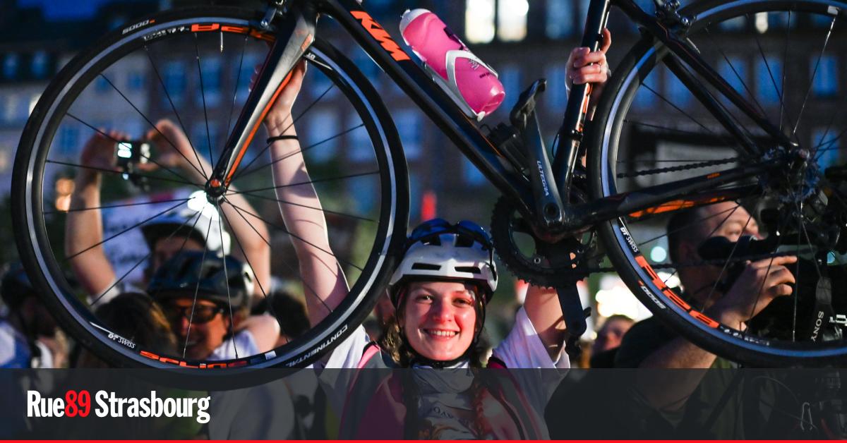 Liesse populaire pour accueillir les 80 cyclistes serbes contre la corruption