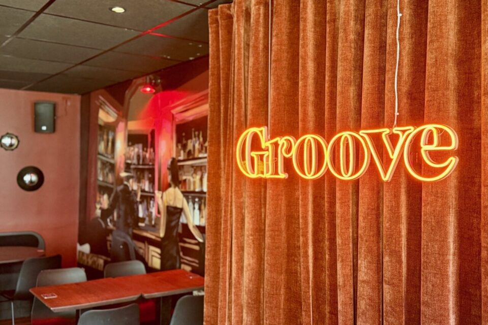 Le bar mise aussi sur son ambiance musicale pour faire la différence.