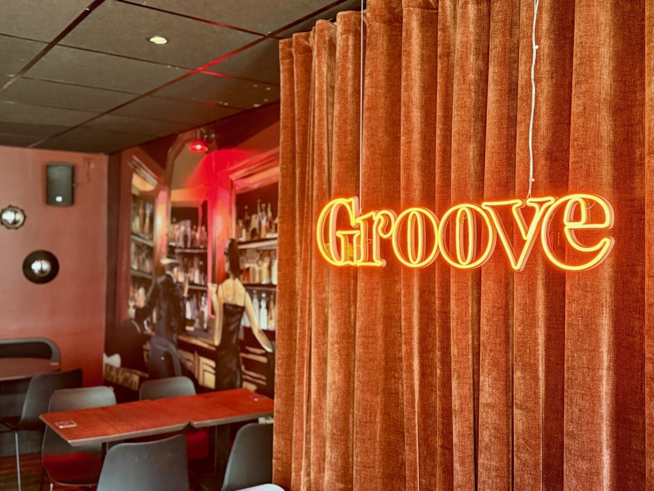 Vieux-Lille. Avec ses cocktails, sa musique et sa salle secrète, ce bar est déjà devenu incontournable