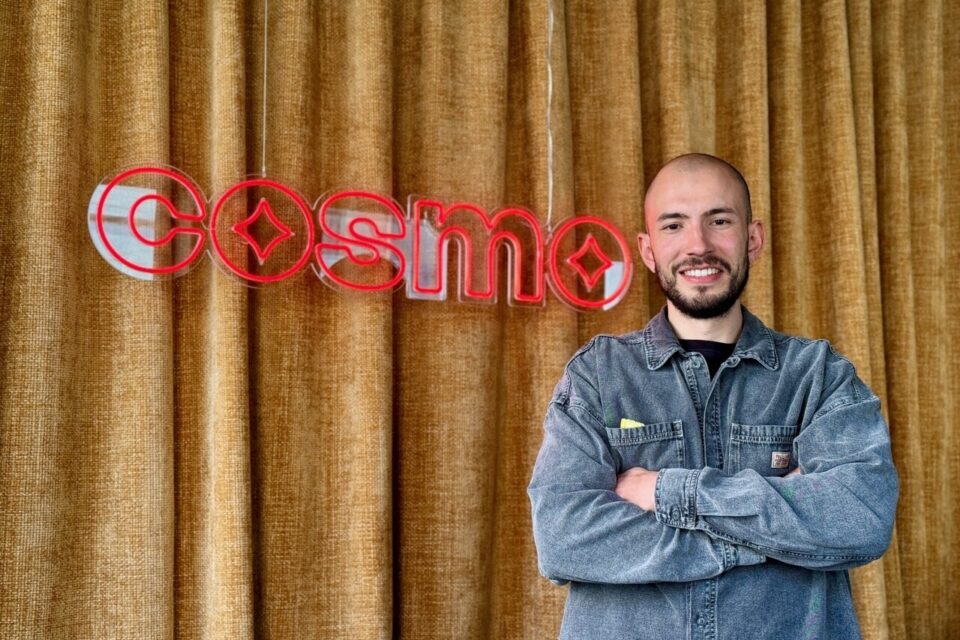 À Lille, Corentin a réalisé son rêve en ouvrant son propre bar, dans la rue qu'il convoitait.